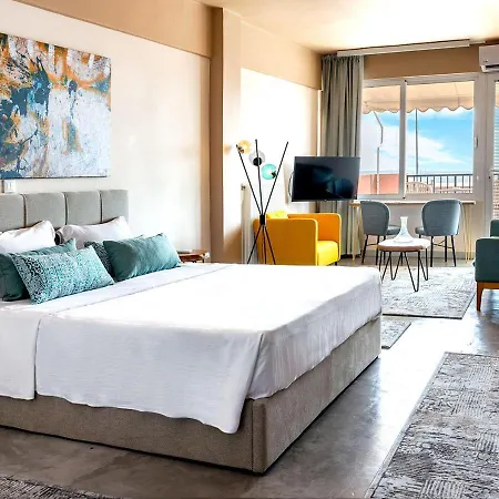 Limani's Sea View Апартамент